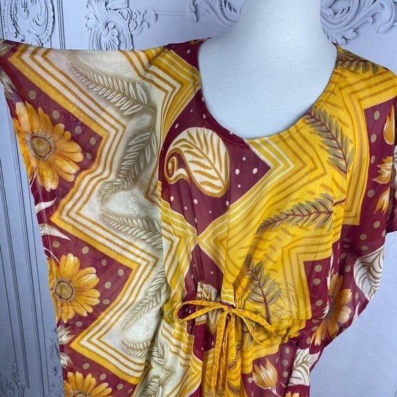 Casual Vibrant Patterned Top Poncho Batwing Swimsuit Coverup - Picture 4 of 6
